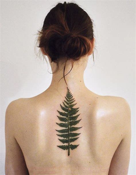 tatouage colonne vertebrale femme|Oserez